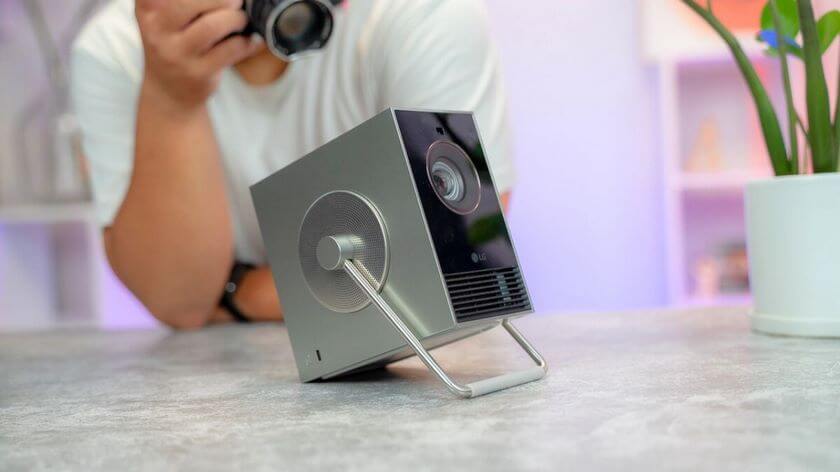 Máy chiếu LG CineBeam Q 4K (model HU710PB)