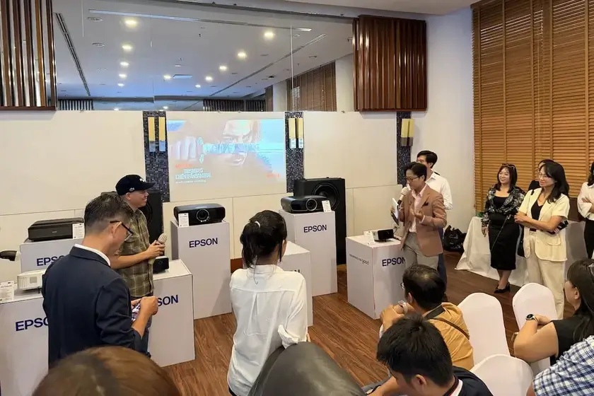 Máy Chiếu Epson Phù Hợp Cho Ai?